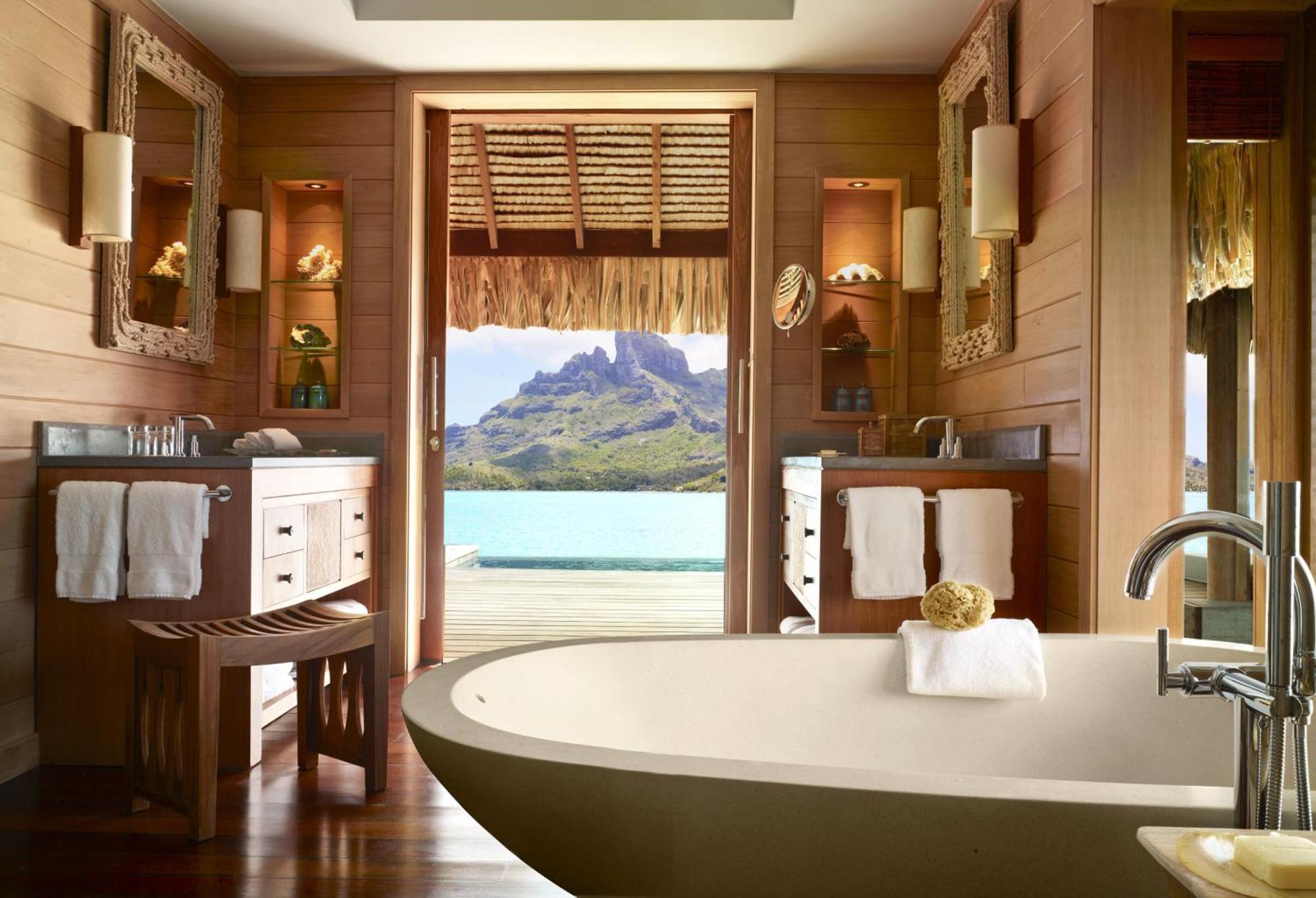 Otemanu Bungalow Plunge Pool Over Water,691742253:JPEG